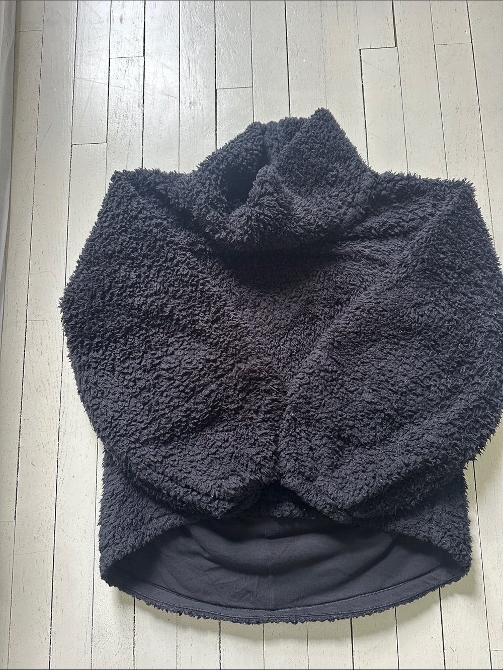 lululemon athletica Black Cozy Cowl Turtleneck sweatshirt.